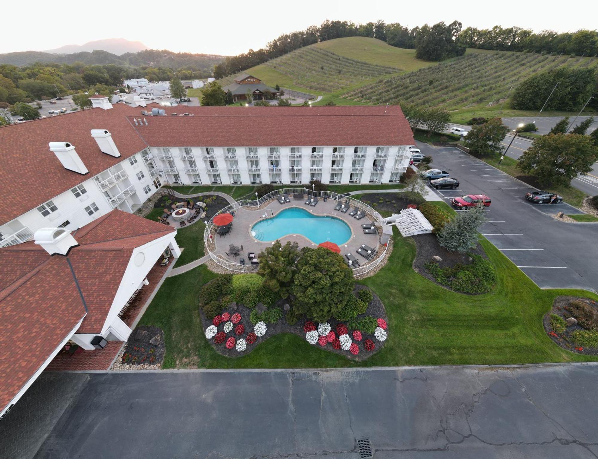 The Inn At Apple Valley, Ascend Hotel Collection Pigeon Forge Exterior photo